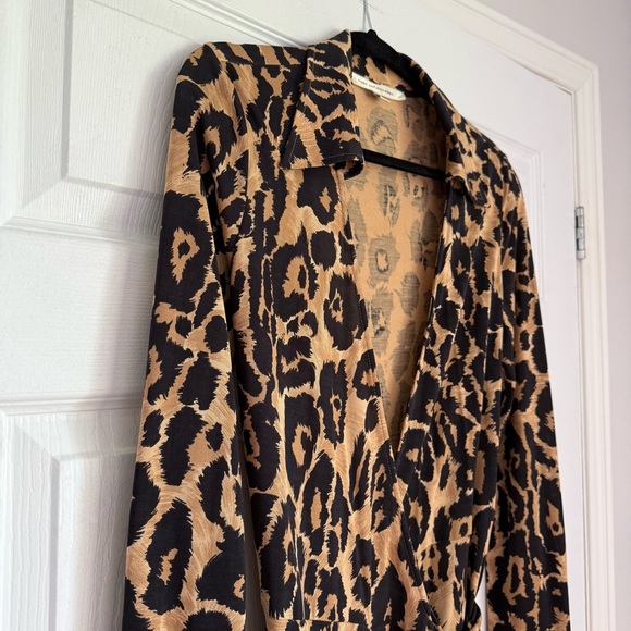 Iconic vintage 1970s DVF silk leopard animal print wrap dress - size 8 - Picture 6 of 12